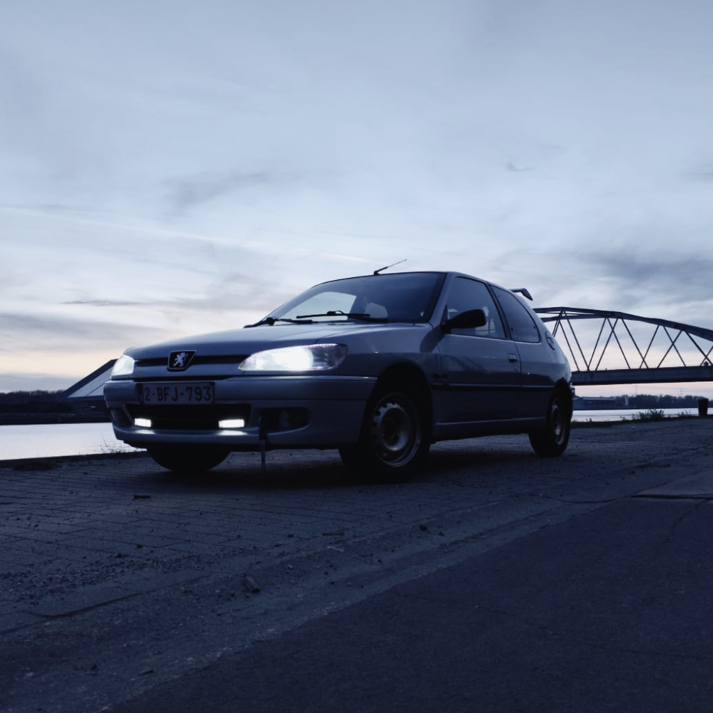 voertuig met tuning onderdelen RPM Familia